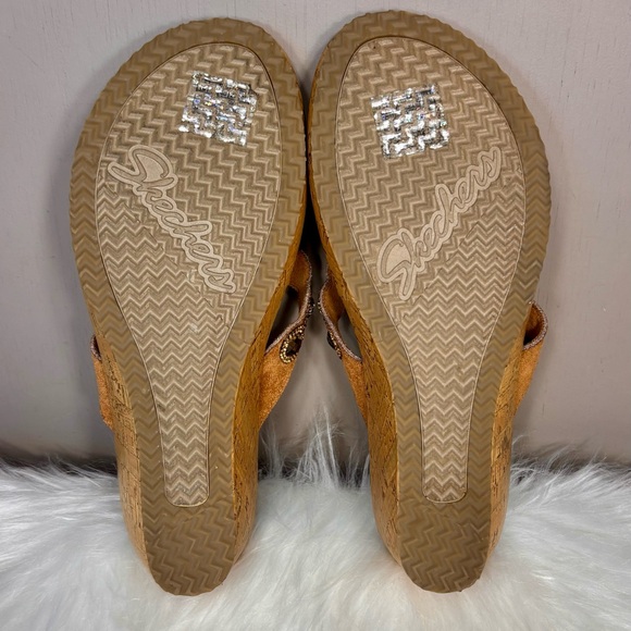 SKECHERS  Cork Style Wedge Thong Sandal - Picture 9 of 15